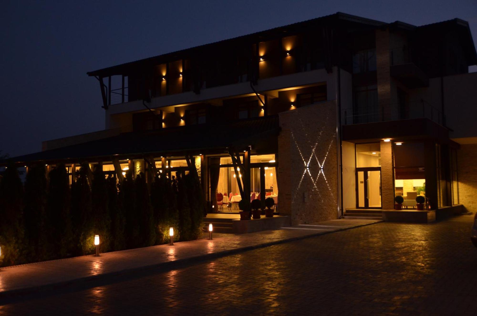 Pensiunea Sara Focşani Exterior foto